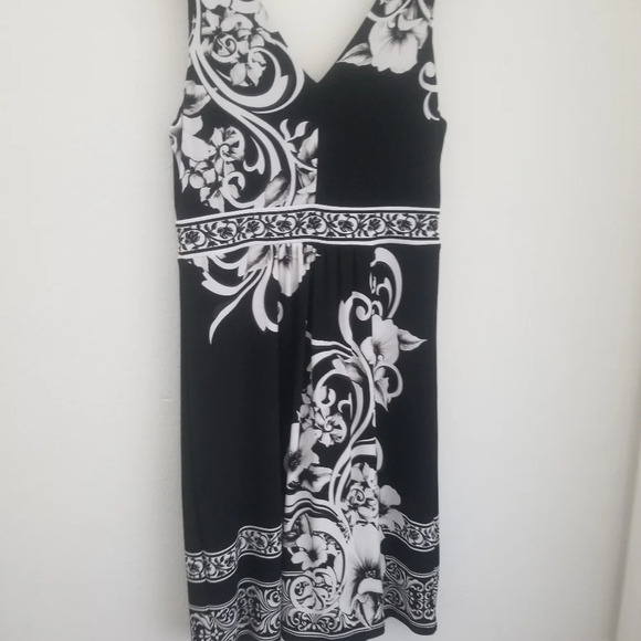 Womens White House Black Market Midi Dress Size Small, Black & White Floral - Picture 2 of 8